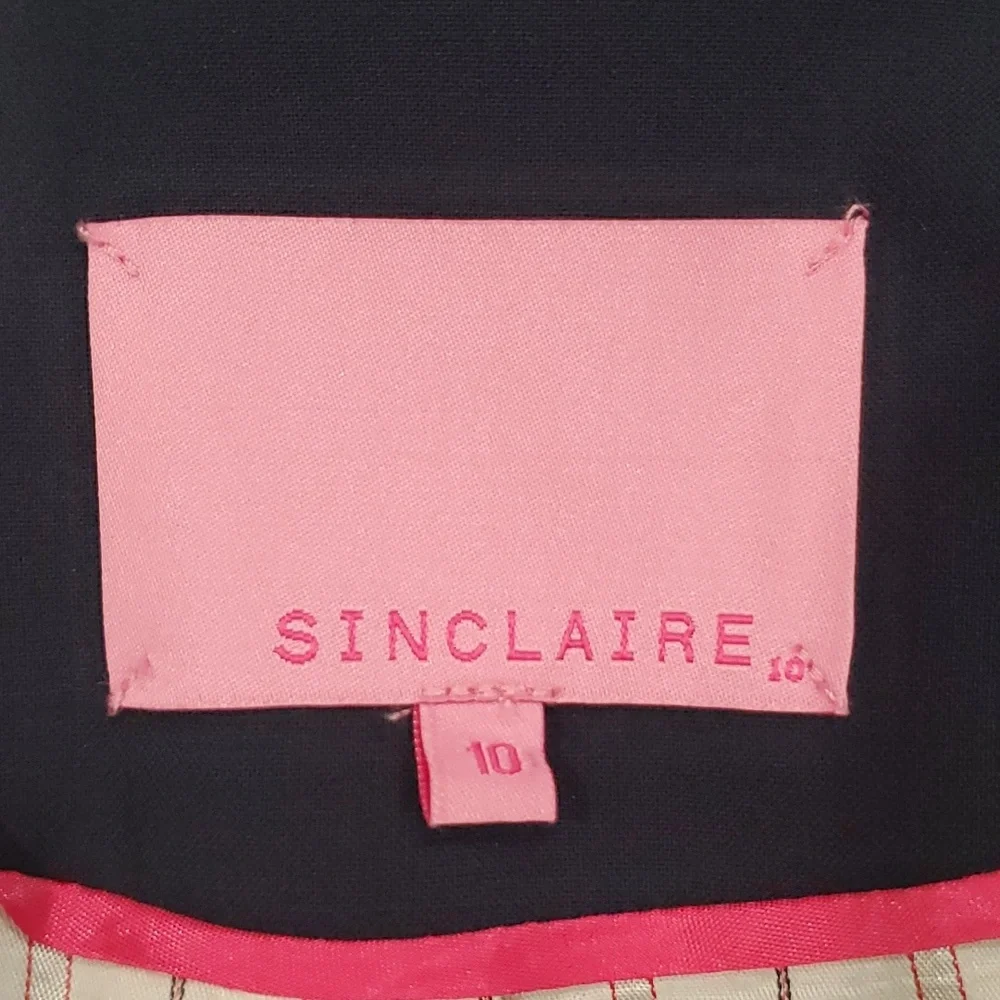 Blazer - Picture 3 of 7